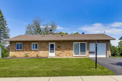 420 Bode Rd, Hoffman Estates, IL 60169