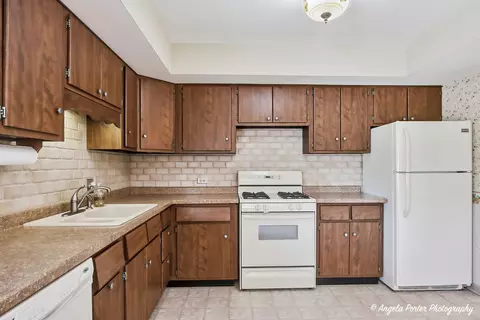 Kitchen - 2208 Algonquin Rd, Fox River Grove, IL 60021 photo 2 of 4