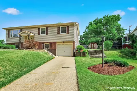 Exterior - 2208 Algonquin Rd, Fox River Grove, IL 60021 photo 2 of 7