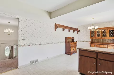 Entry Way - 2208 Algonquin Rd, Fox River Grove, IL 60021 photo 2 of 2