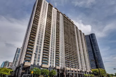 400 E Randolph St #1812, Chicago, IL 60601