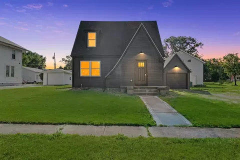 310 N Melvin St, Gibson City, IL 60936