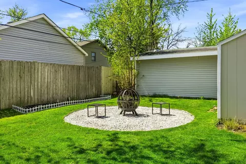 Exterior - 2117 Grouse Ln, Rolling Meadows, IL 60008 photo 7 of 7
