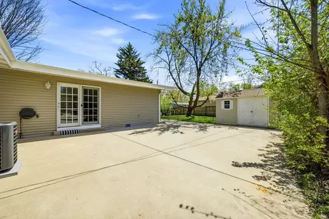 Exterior - 2117 Grouse Ln, Rolling Meadows, IL 60008 photo 4 of 7