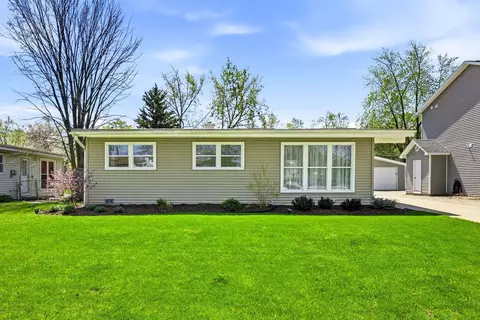 Exterior - 2117 Grouse Ln, Rolling Meadows, IL 60008 photo 2 of 7