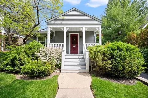 2509 Thayer St, Evanston, IL 60201