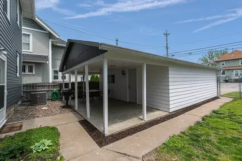 Exterior - 2110 15th Street A St, Moline, IL 61265 photo 6 of 7