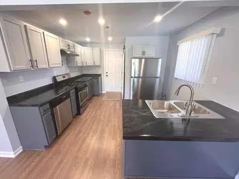 Kitchen - 14220 Marshfield Ave, Dixmoor, IL 60426 photo 2 of 3