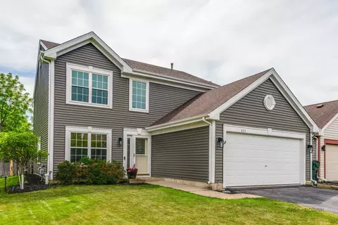 421 Rosewood Xing, Lindenhurst, IL 60046