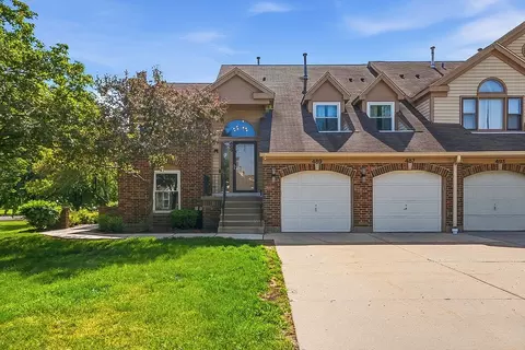 489 Banyan Tree Ln, Buffalo Grove, IL 60089
