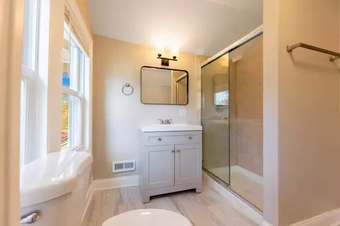 Bath - 18318 Ada St, Lansing, IL 60438 photo 3 of 3