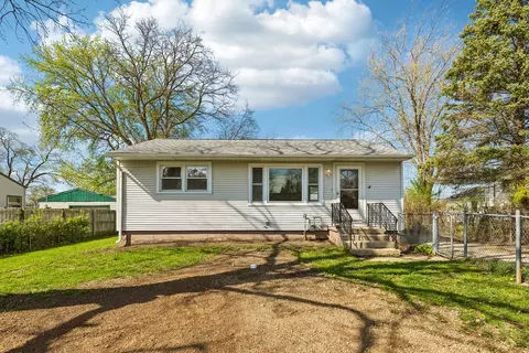 2716 Mohawk Rd, Waukegan, IL 60087