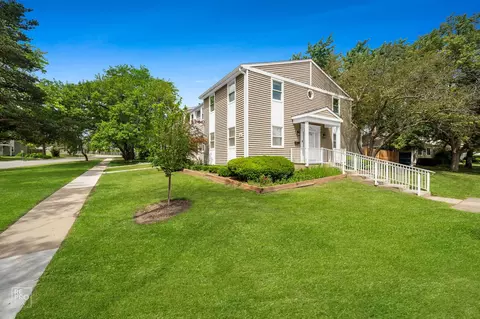 1914 Flintshire Dr #1914, Schaumburg, IL 60194