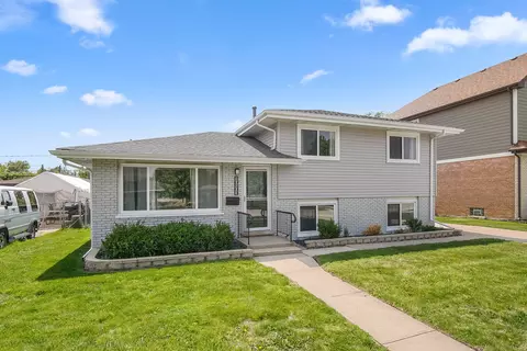 10403 Barnard Dr, Chicago Ridge, IL 60415