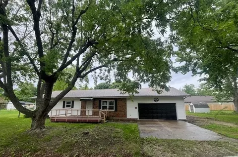 125 N Church St, Ludlow, IL 60949