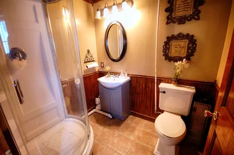 Bath - 3645 Pine Bluff Rd, Morris, IL 60450 photo 1 of 1