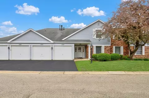 1395 Stratford Dr, Gurnee, IL 60031