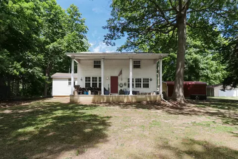 28560 E 850 North Rd, Ellsworth, IL 61737