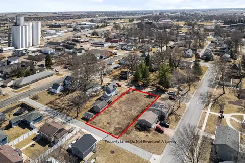 314 W Franklin St, Eldridge, IA 52748