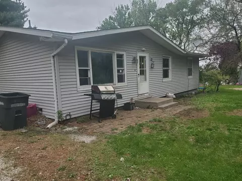 138 W 5th Ave, Woodhull, IL 61490