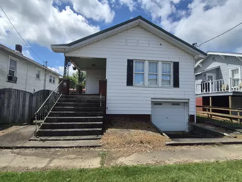 27 Baker St, Harrisburg, IL 62946