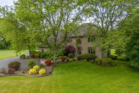 5420 Belmont Ct, Libertyville, IL 60048