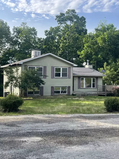 929 Stony Hollow Rd, Knoxville, IL 61448