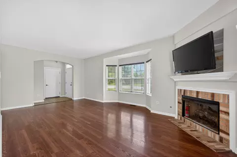 Living - 1051 Delta Dr, Elgin, IL 60123 photo 3 of 5
