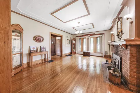 Living - 1035 N Gorham Rd, Morris, IL 60450 photo 2 of 2