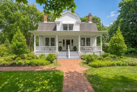 132 S Wright St, Naperville, IL 60540