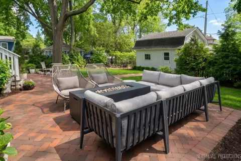 Exterior - 132 S Wright St, Naperville, IL 60540 photo 6 of 7