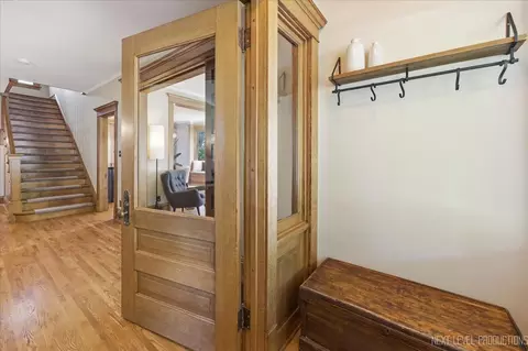 Entry Way - 132 S Wright St, Naperville, IL 60540 photo 2 of 6