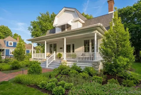 Exterior - 132 S Wright St, Naperville, IL 60540 photo 2 of 7
