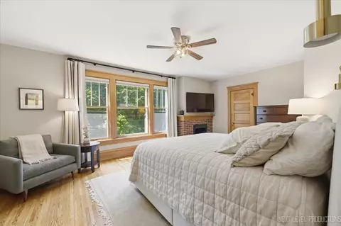 Bedroom - 132 S Wright St, Naperville, IL 60540 photo 1 of 7