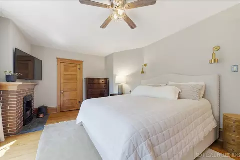 Bedroom - 132 S Wright St, Naperville, IL 60540 photo 2 of 7