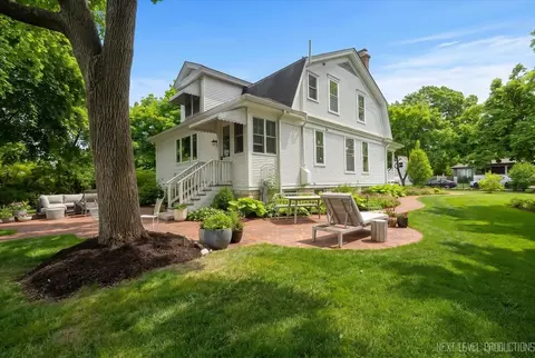 Exterior - 132 S Wright St, Naperville, IL 60540 photo 5 of 7