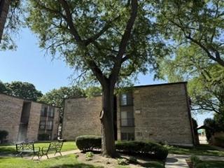 1930 Cherry Ln #122, Northbrook, IL 60062