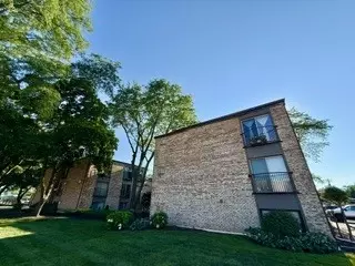 1930 Cherry Ln #122, Northbrook, IL 60062