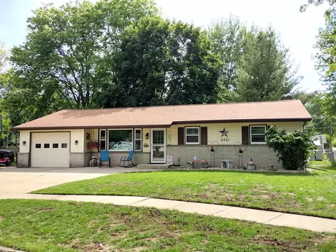 2321 Devon Ct, Loves Park, IL 61111