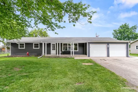 144 E Grant St, Leland, IL 60531