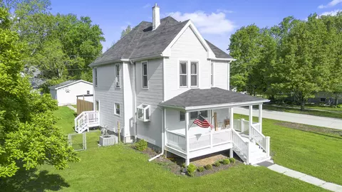 211 N Maple St, Grant Park, IL 60940