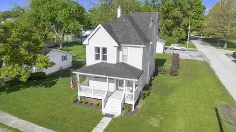 211 N Maple St, Grant Park, IL 60940