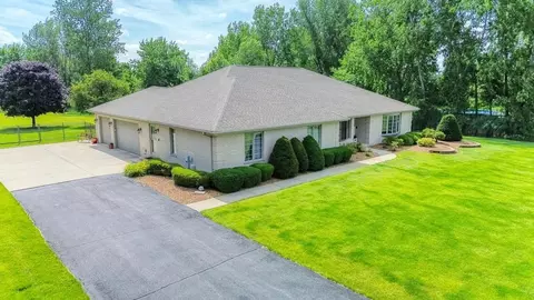 24031 S Schoolhouse Rd, Manhattan, IL 60442