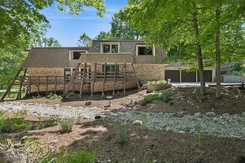 32433 N Forest Dr, Grayslake, IL 60030