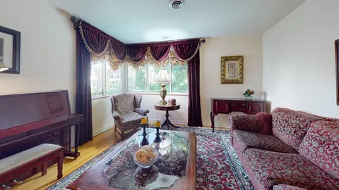 Living - 315 E Union Ave, Wheaton, IL 60187 photo 5 of 7