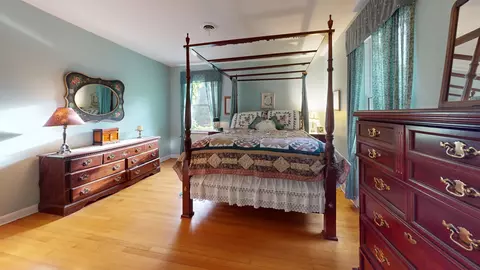 Bedroom - 315 E Union Ave, Wheaton, IL 60187 photo 11 of 19