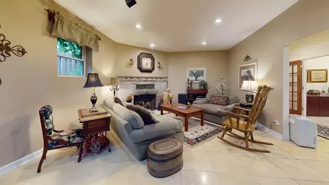 Living - 315 E Union Ave, Wheaton, IL 60187 photo 7 of 7