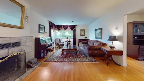 Living - 315 E Union Ave, Wheaton, IL 60187 photo 6 of 7