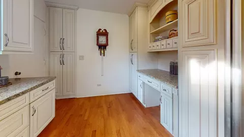 Kitchen - 315 E Union Ave, Wheaton, IL 60187 photo 4 of 6