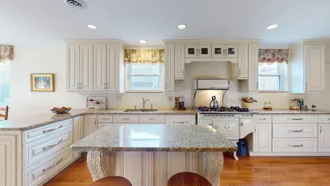 Kitchen - 315 E Union Ave, Wheaton, IL 60187 photo 1 of 6